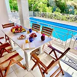 Villa Fantasia With Private Pool By Dadovillas