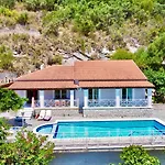 Villa Fantasia With Private Pool By Dadovillas