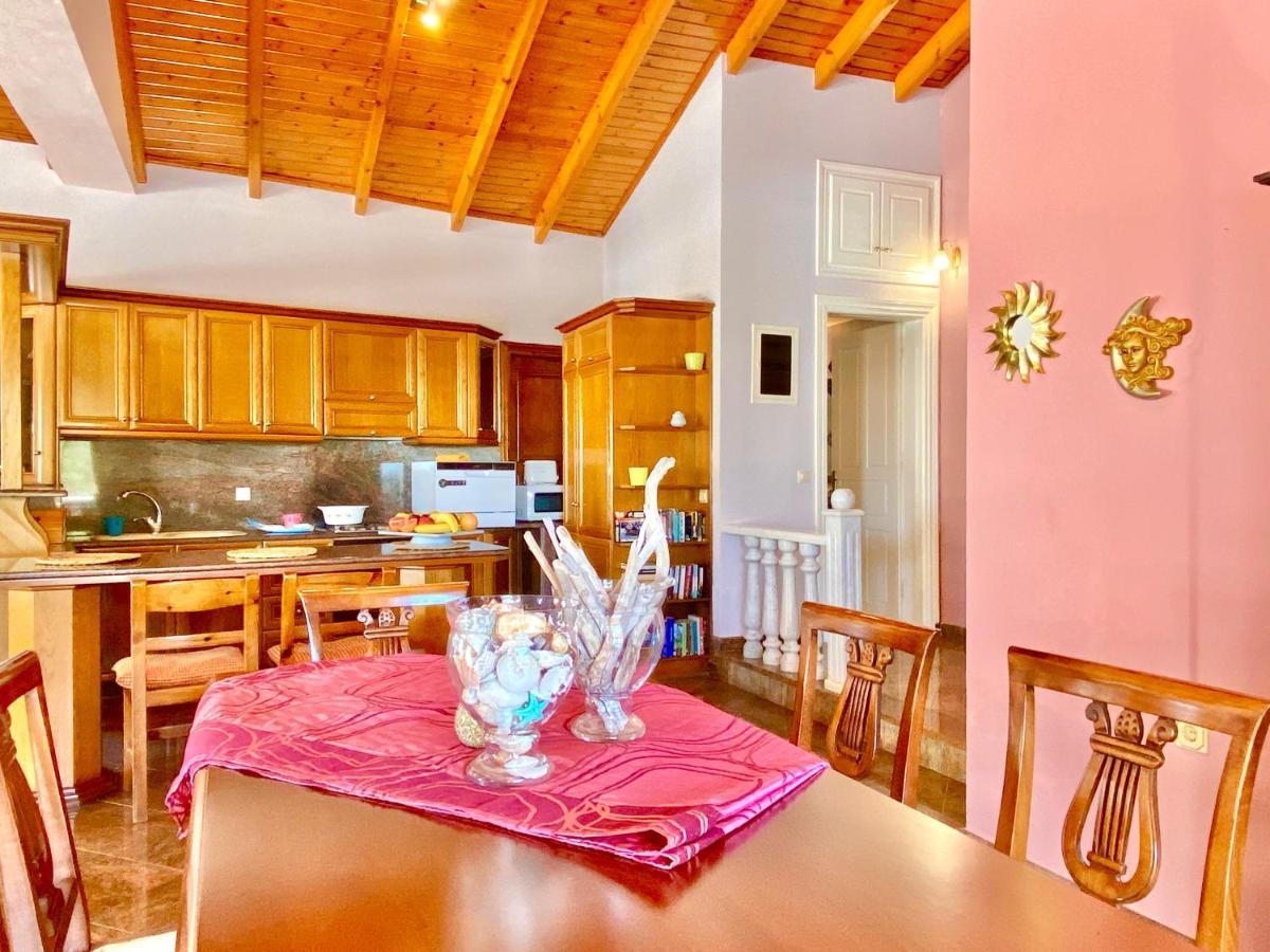 Villa Fantasia With Private Pool By Dadovillas *